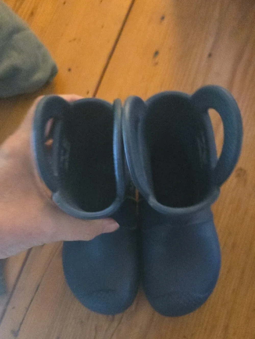 CROCS used normal